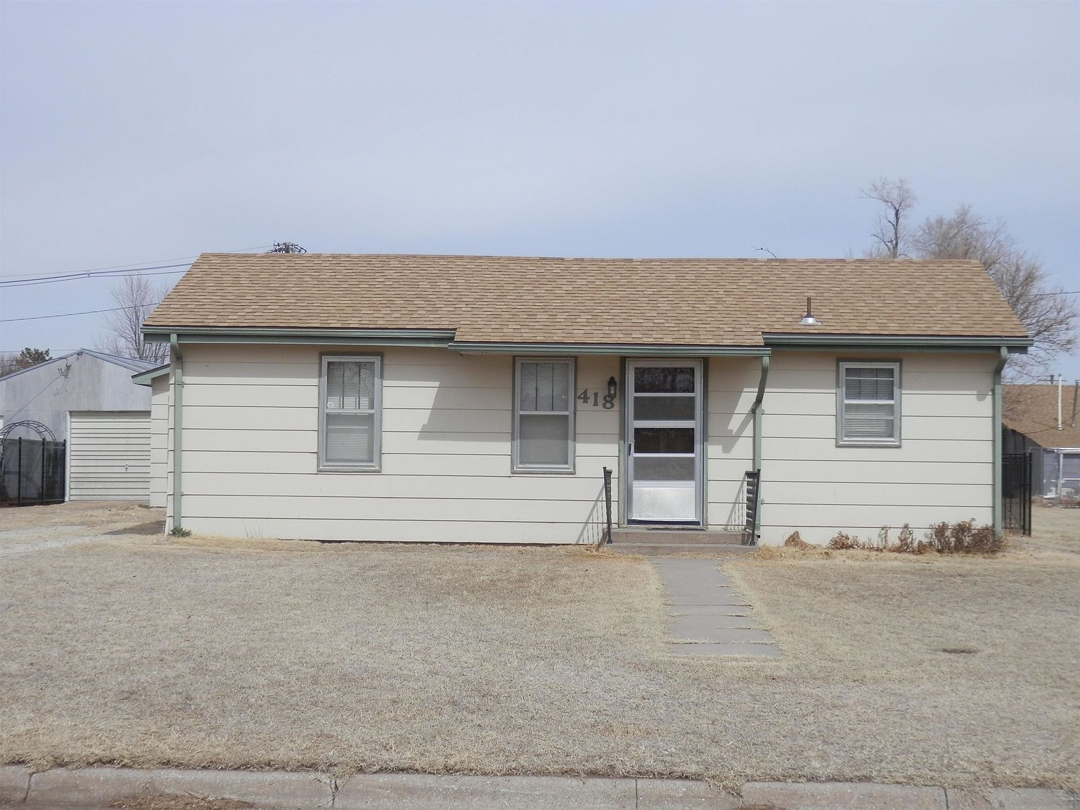 418 E 14th St, La Crosse, KS 67548 Zillow
