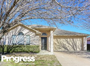 217 Hollywood Dr, Red Oak, TX 75154