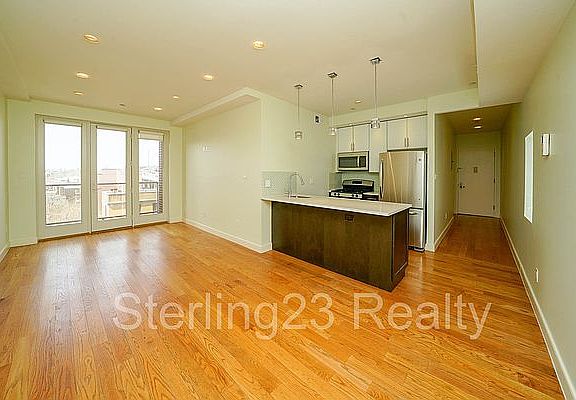 3rd image of 27-04 Hoyt Ave S Penthouse 1