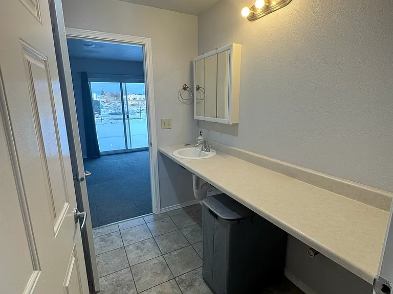 9529 E Mission Ave — Photo 9