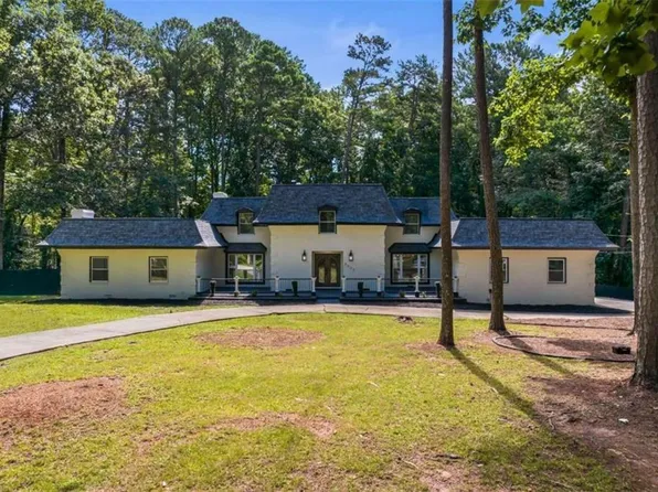 2023 Stoneleigh Dr, Stone Mountain, GA 30087