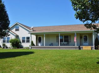 1401 Footville Richmond Rd E, Jefferson, OH 44047