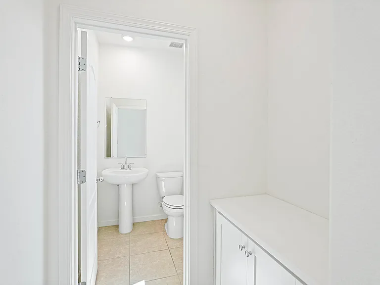 467 Yarrow Dr — Photo 4