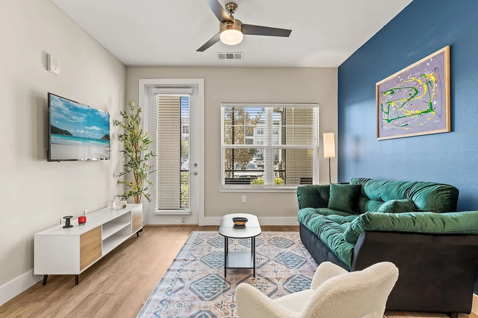 1 bed, 1.0 bath, $3,324 — Photo 2