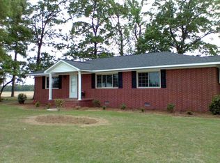821 Honrine Rd, Clinton, NC 28328