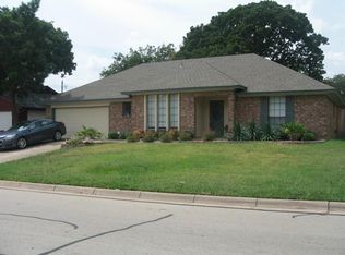 5106 Red River Dr, Arlington, TX 76017