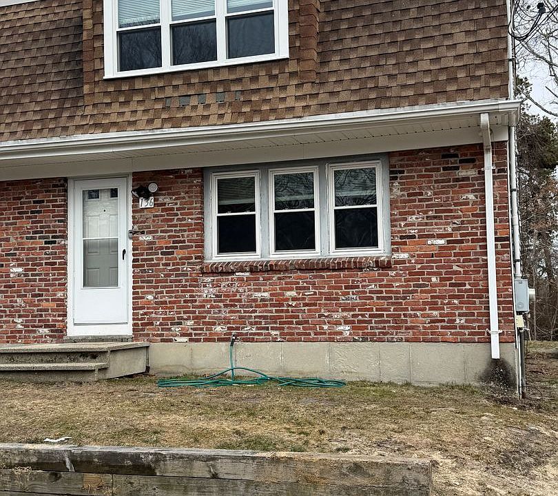 1st image of 136-138 W Yarmouth Rd
