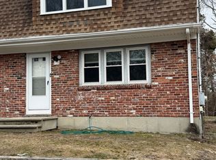 136-138 W Yarmouth Rd, West Yarmouth, MA 02673