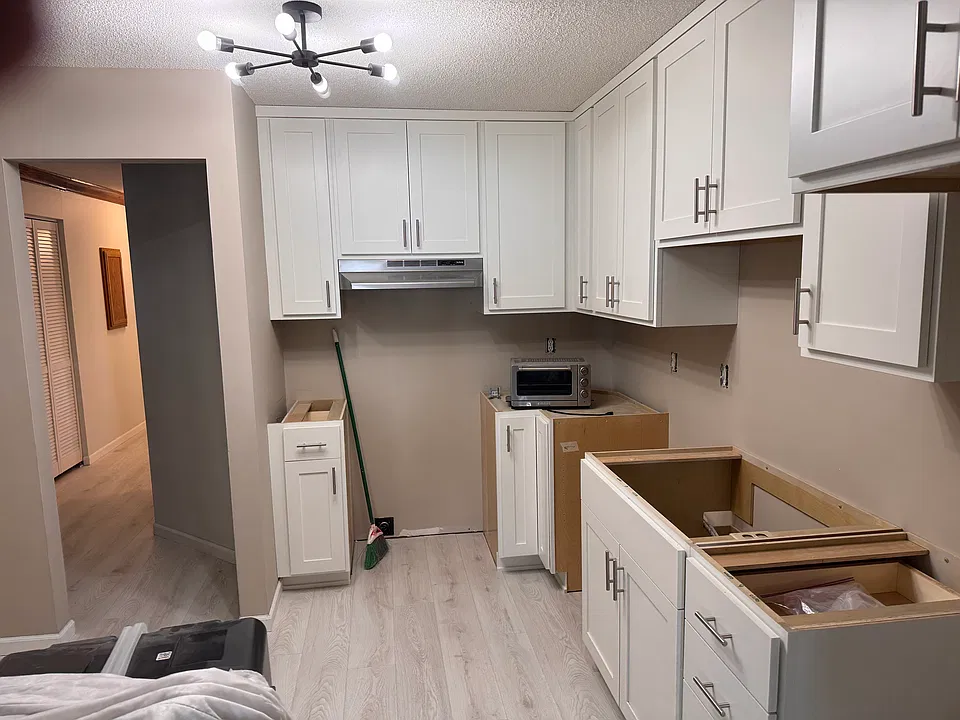 3595 Blue Jay Way #103