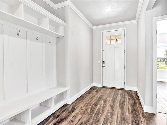 5th image of 1140 SW 67th St