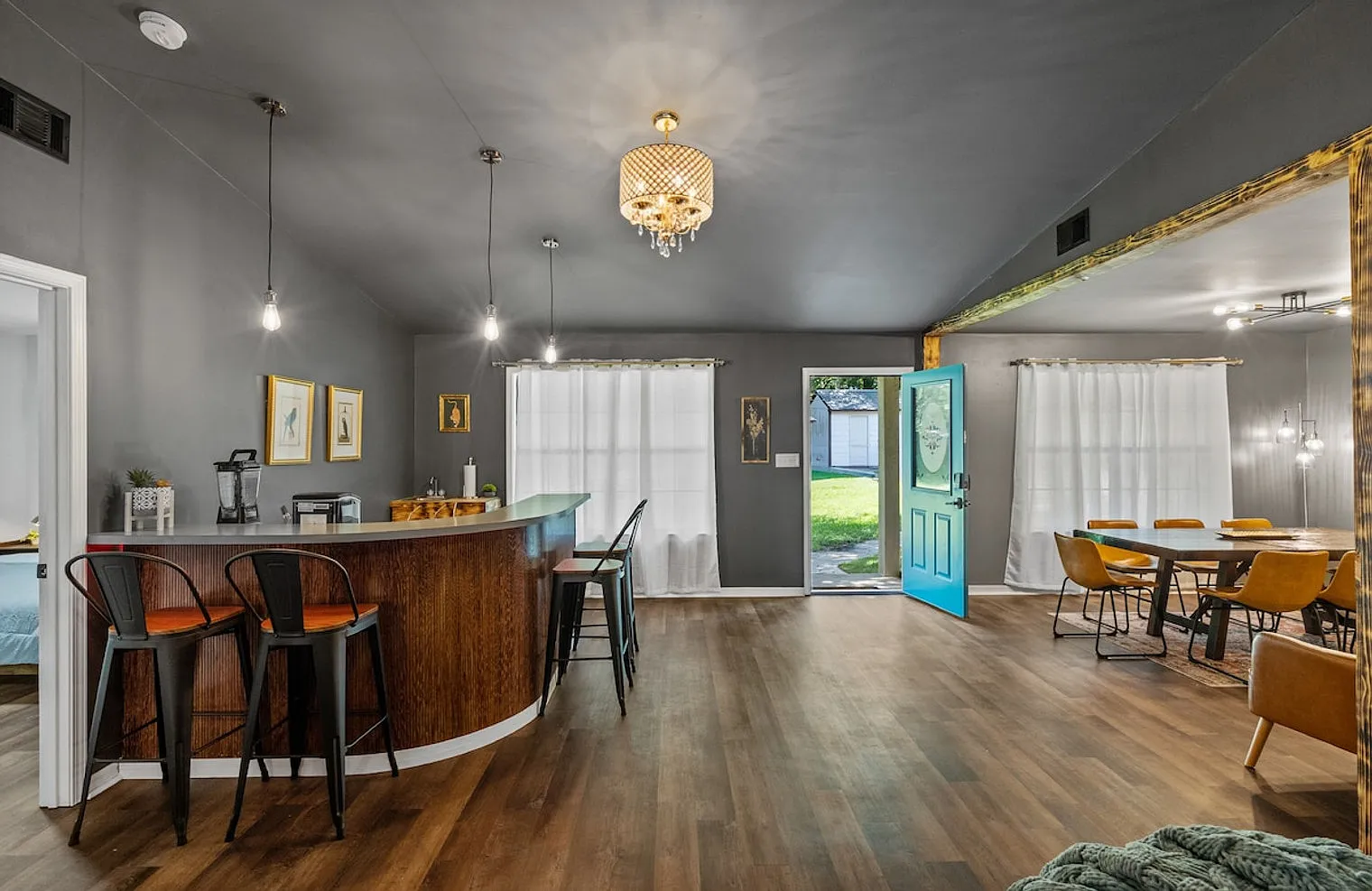 3 bed, 2.0 bath, $2,552 — Photo 1