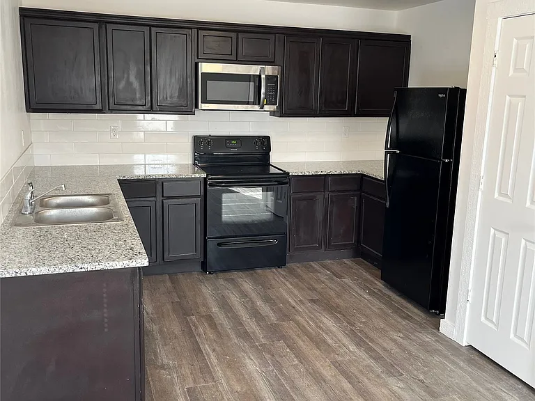 15428 County Road 1508 — Photo 2