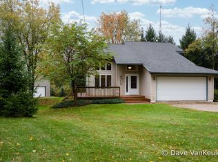 10297 Marble Creek Dr, Lowell, MI 49331