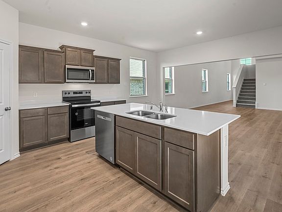 3rd image of 650 Glee Stem Rd
