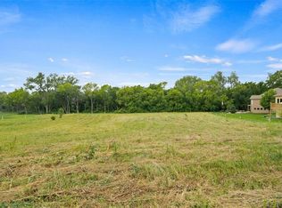 4728 Clubhouse Dr, Basehor, KS 66007