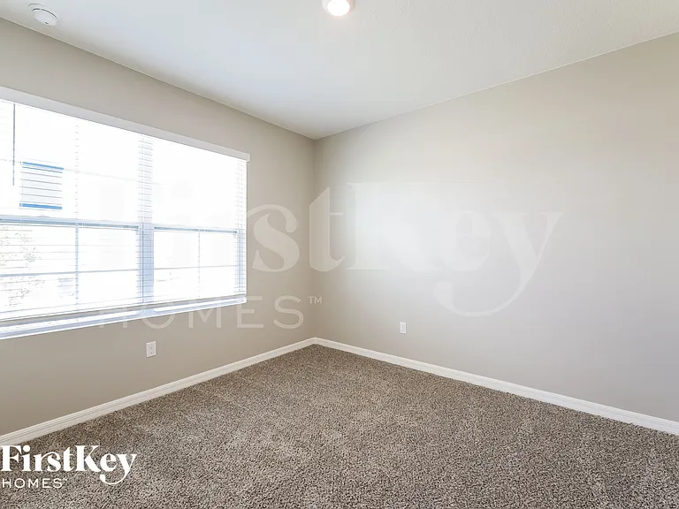 480 Burnham Cir — Photo 11