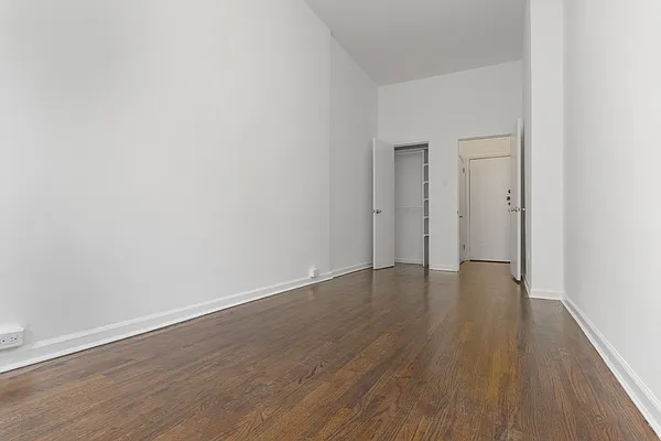 Rented by BARNES New York | media 9