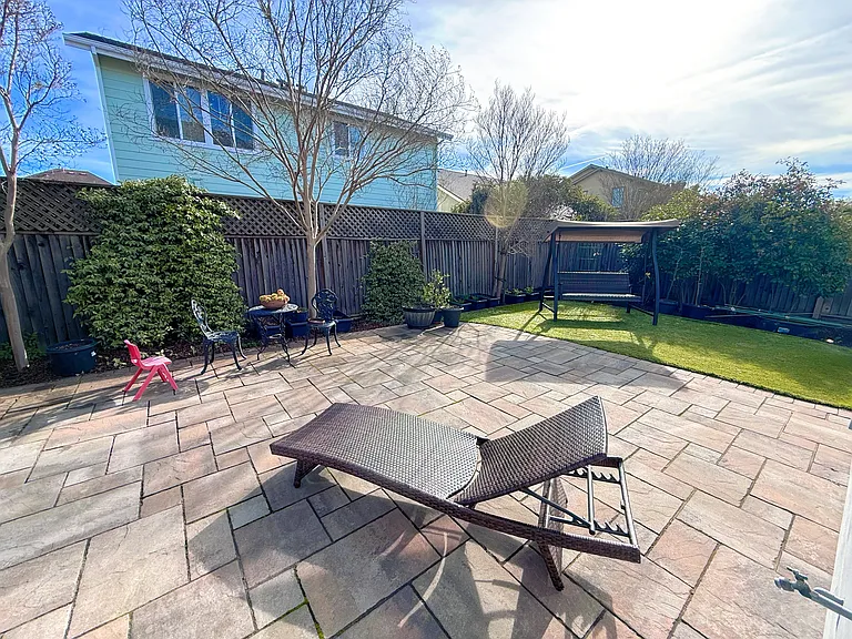 Spacious and relaxing backyard
