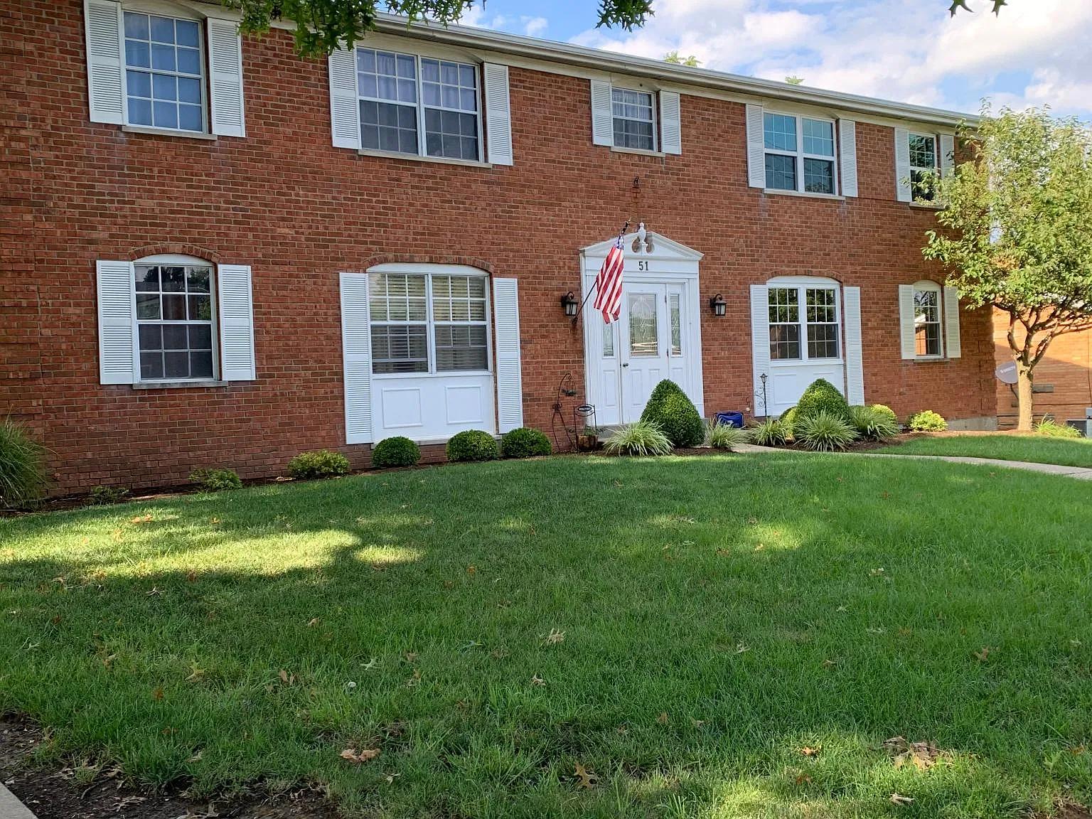 51 Holly Woods Dr — Photo 1