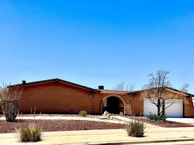 11676 Andrienne Dr — Photo 1