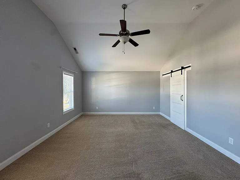 172 Huzzas Cir — Photo 16