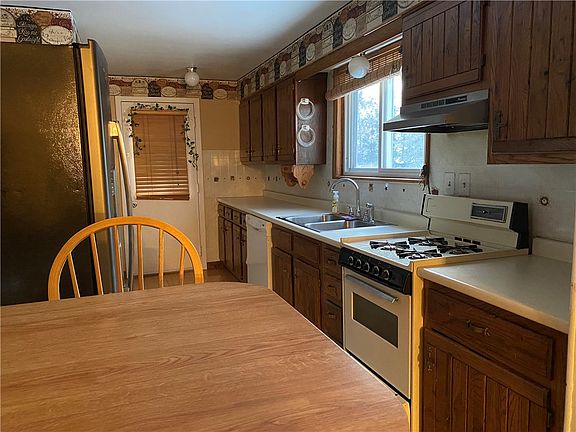 4th image of 238 Donnell Rd