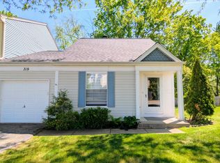 319 W Doral Ct, Palatine, IL 60067