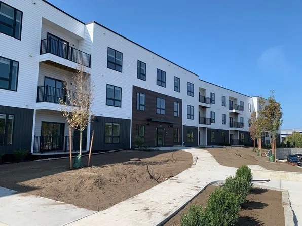 203 Lowell St #307, Wilmington, MA 01887