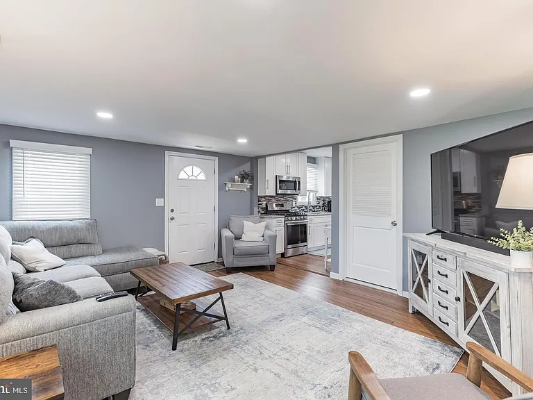 215 W Gloucester Pike — Photo 16