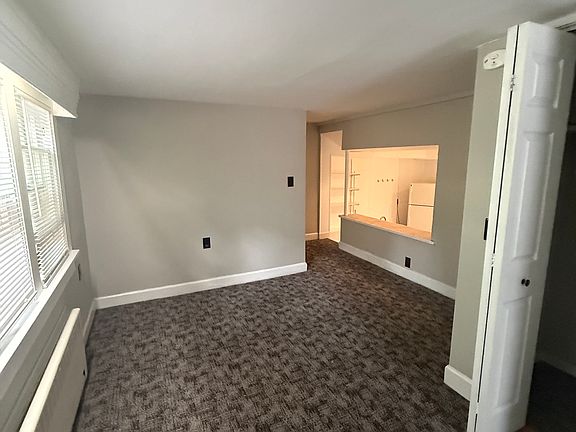 5th image of 921 W Kalamazoo Ave APT 7