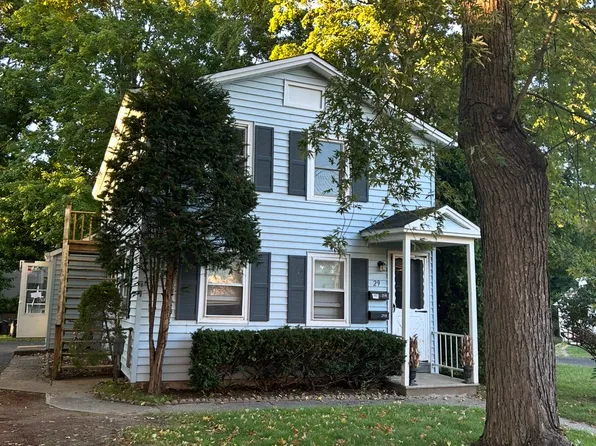 29 Mansfield St #B, Bethel, CT 06801