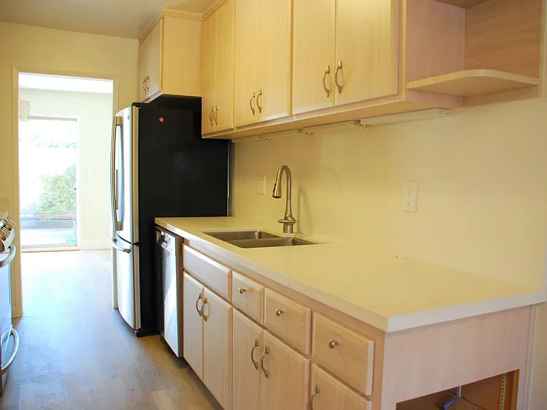 71 Prince Royal Dr — Photo 6