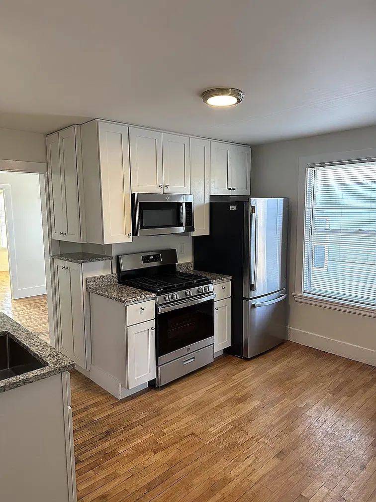 2 bed, $2,545 — Photo 3