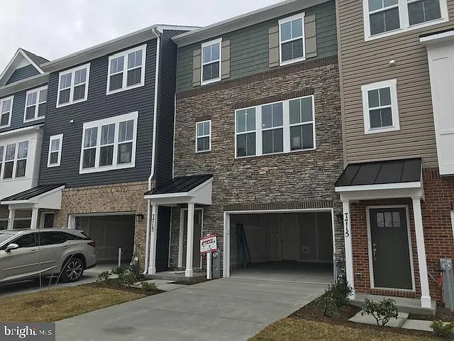 4 bed, 3.5 bath, 2192 sqft, $3,395 — Photo 3