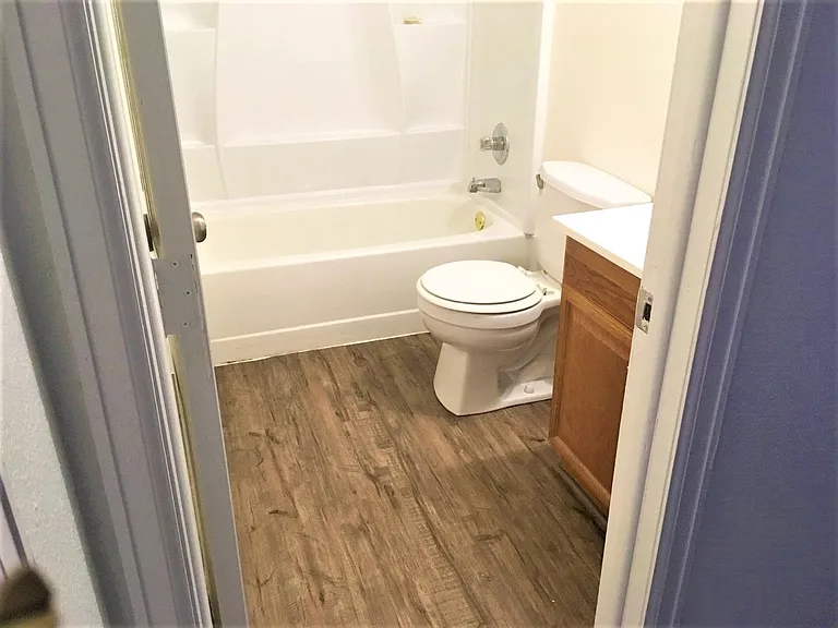 349 Gahart Dr #B — Photo 9