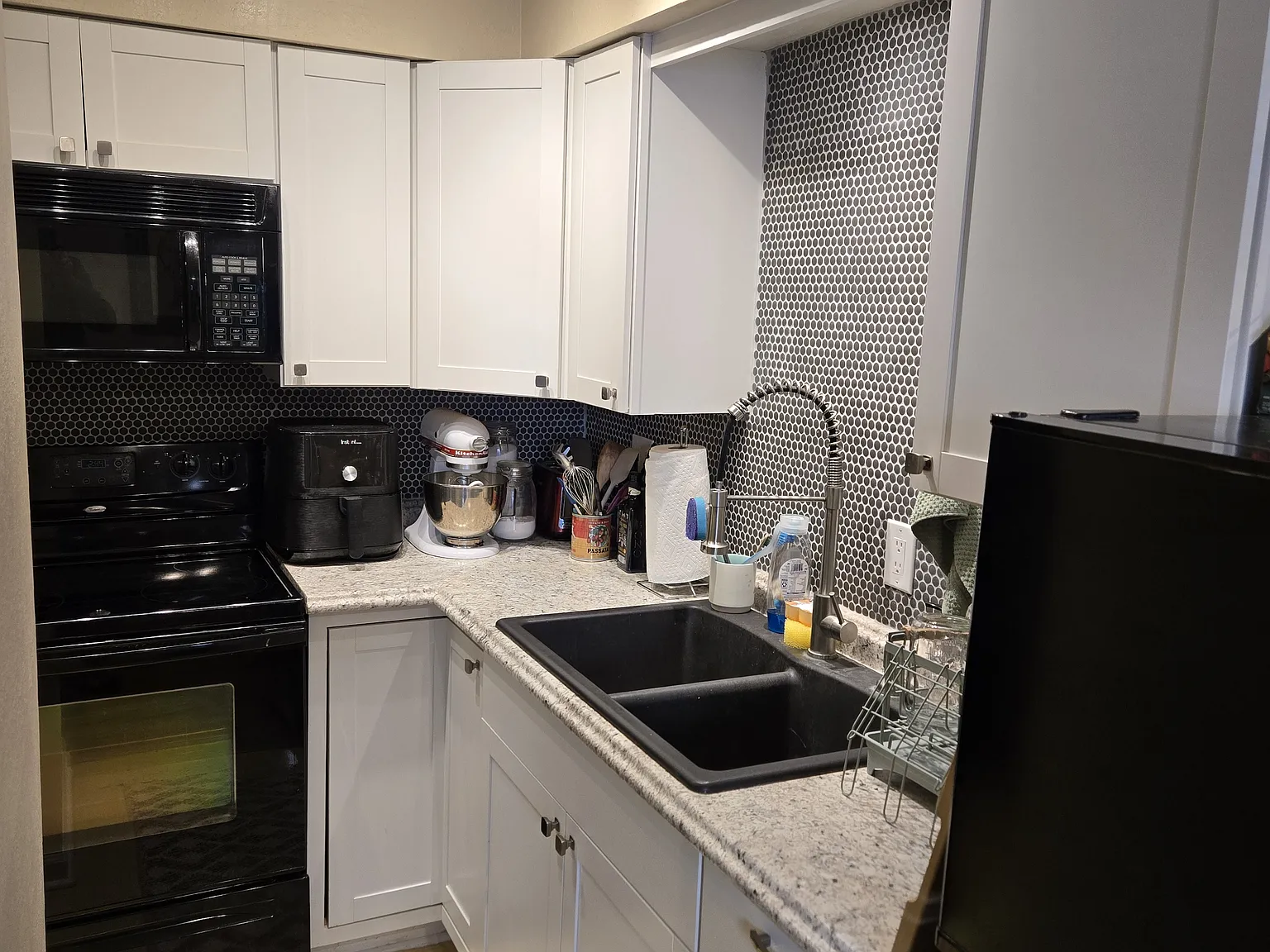 2 bed, 600 sqft, $825 — Photo 2