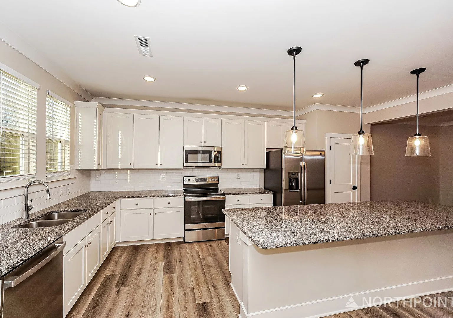 3-Bedroom, 2.5 Bath Townhome for Rent in Mooresville, NC | Attached 2-Car Garage & Modern Kitchen — Photo 4