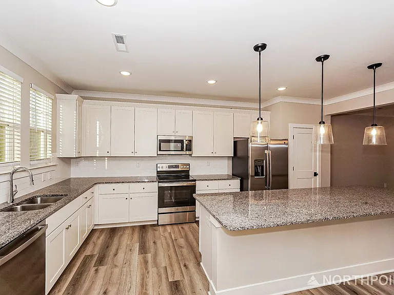 120 Glencoe Ln #103 — Photo 4