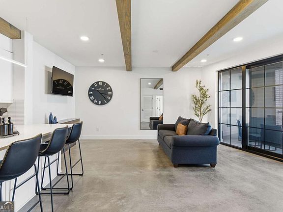 5th image of 346 Peters St SW #102
