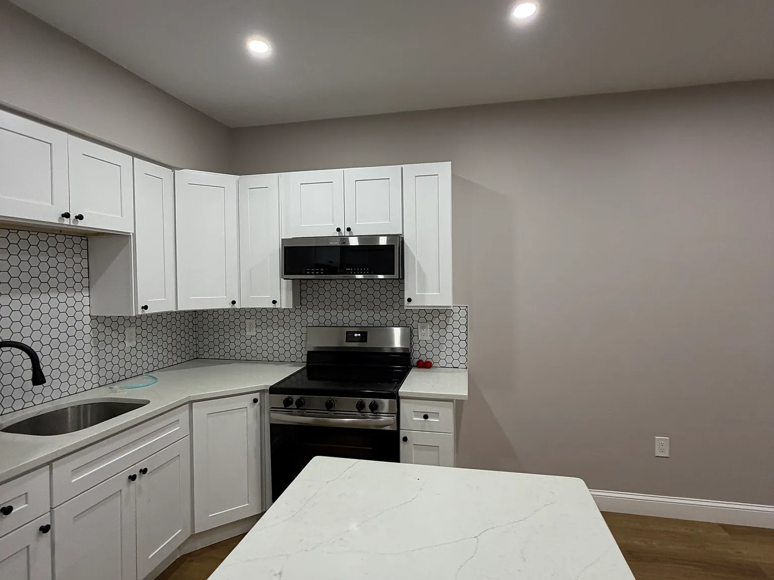 2 bed, $2,500 — Photo 4