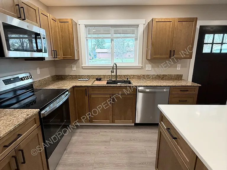 505 Cedar St — Photo 12