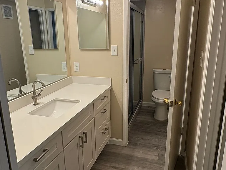 Stanford Garden Apartments — Photo 36