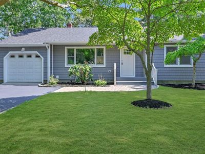 35 Suffolk Road, Hampton Bays, NY, 11946