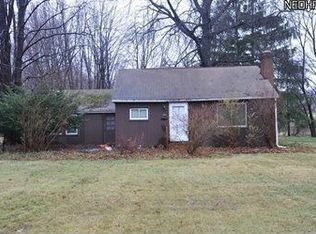 6386 Mackenzie Rd, North Olmsted, OH 44070