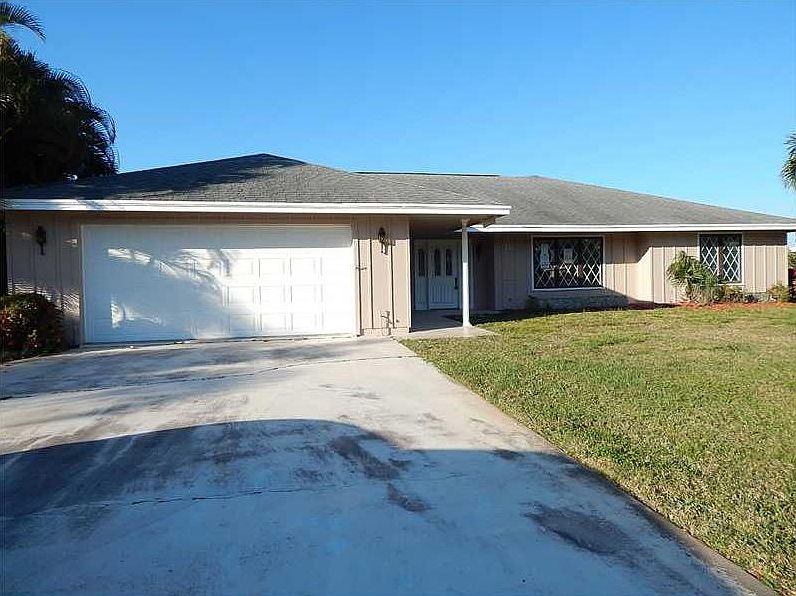 1st image of 18 Forest Park Dr