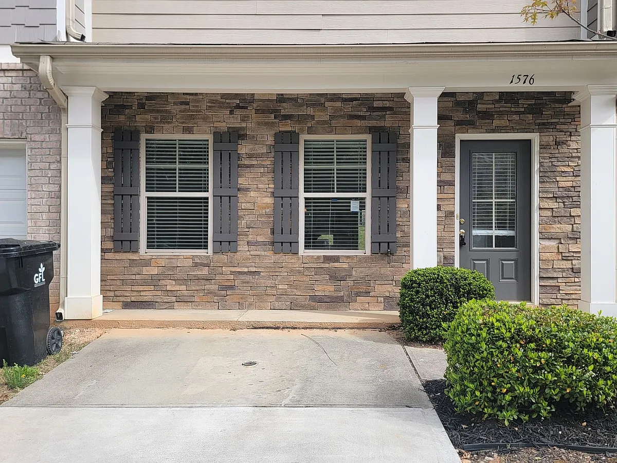 Building Photo - 1576 Iris Walk