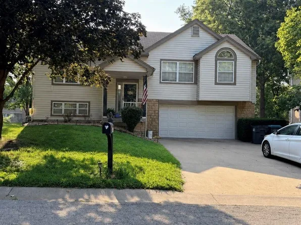 528 NW 41st St, Blue Springs, MO 64015