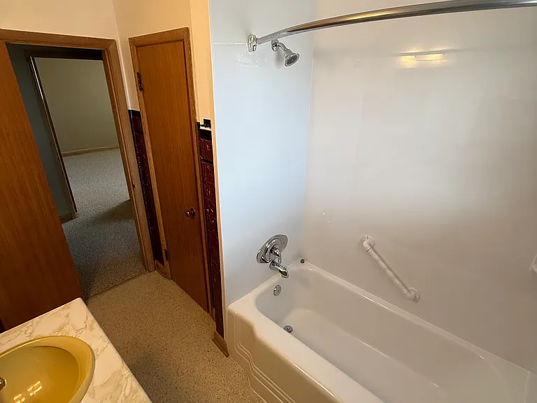 605 Dallenlea Ave #605 — Photo 23