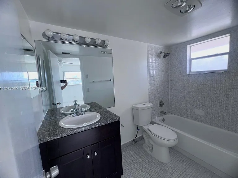 2430 SW 81st Ave #408 — Photo 21