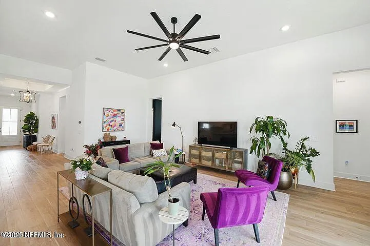 107 Canopy Forest Dr — Photo 15